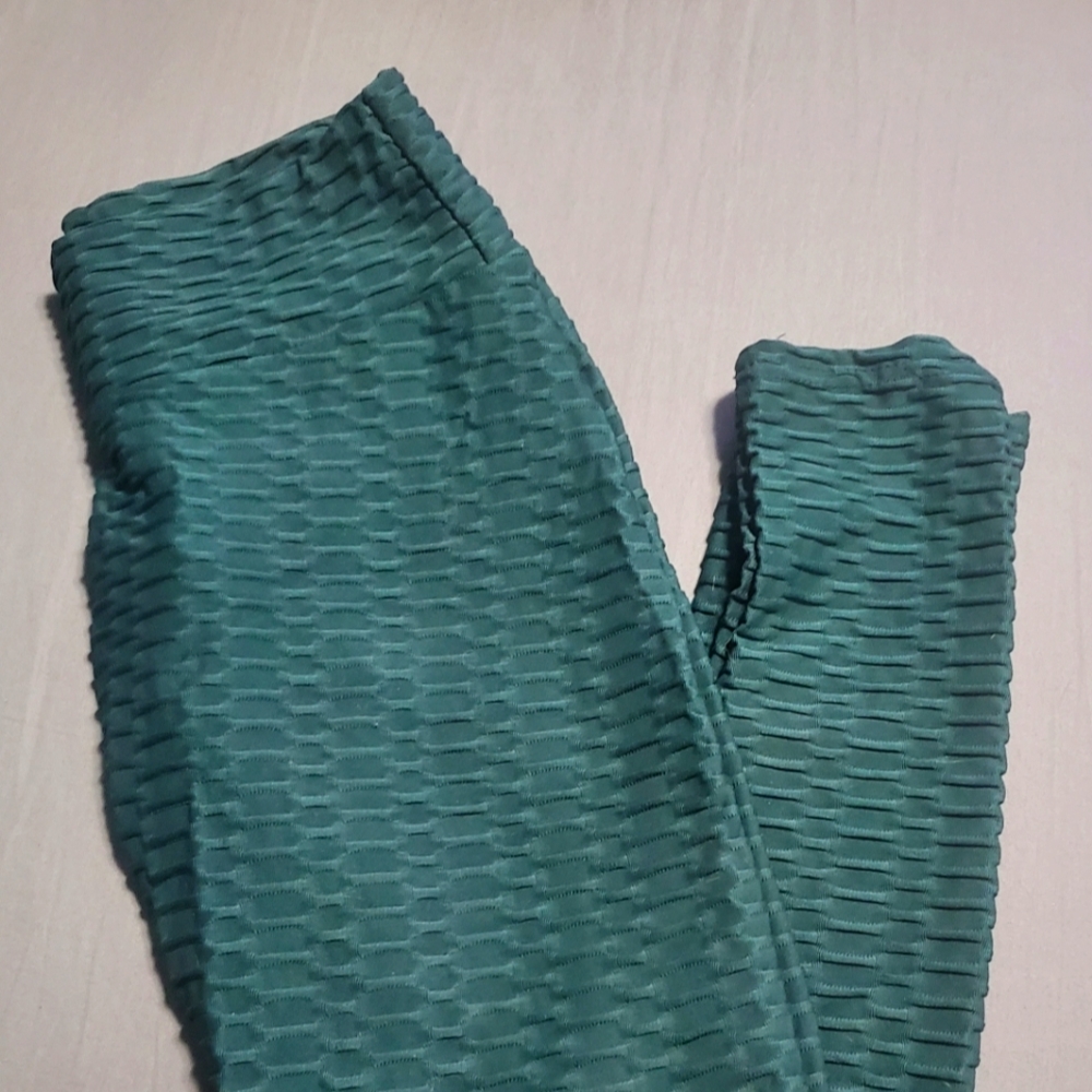 TIKTOK Butt Scrunch Anti-Cellulite Green Leggings Small